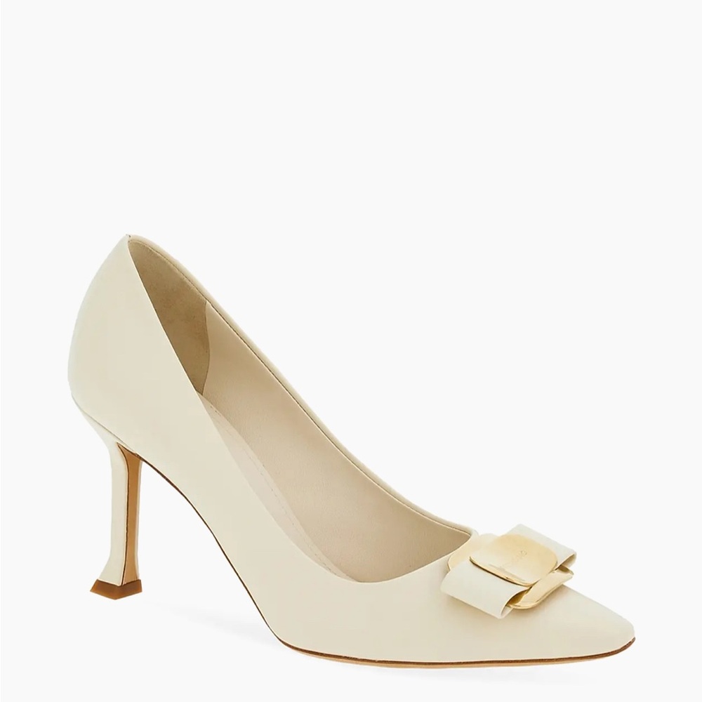 Salvatore Ferragamo Cream Heels with Bow